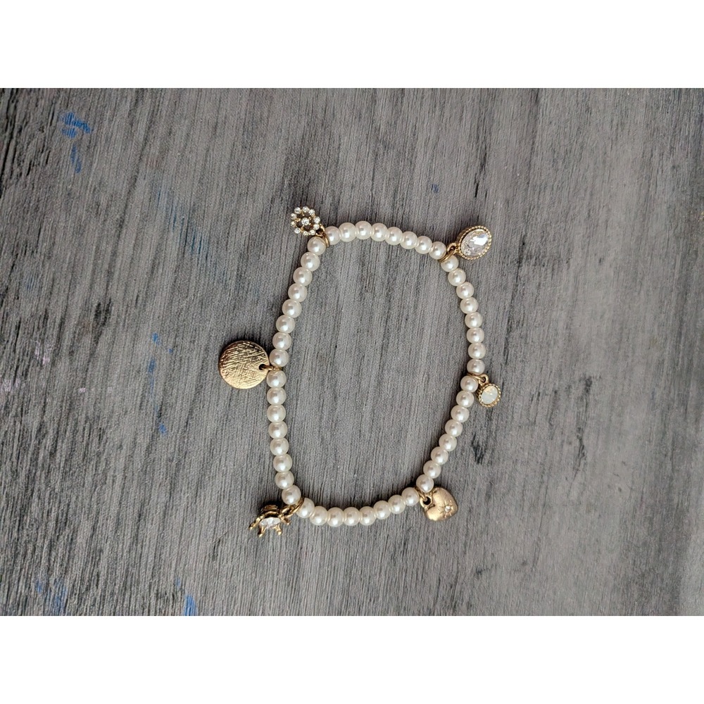 White Faux Pearl Stretch Charm Bracelet Gold Tone Heart Crown Flower Teardrop